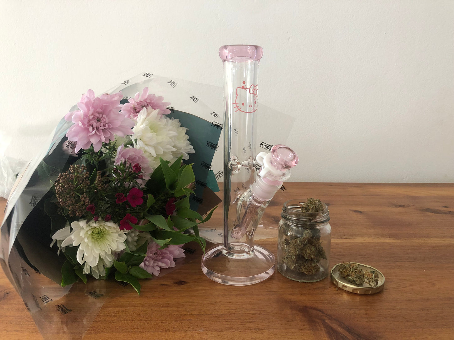Hello Kitty Straight Tube Bong