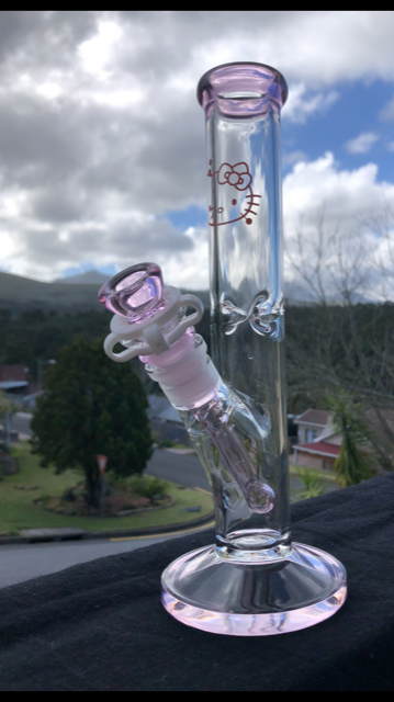 Hello Kitty Bong