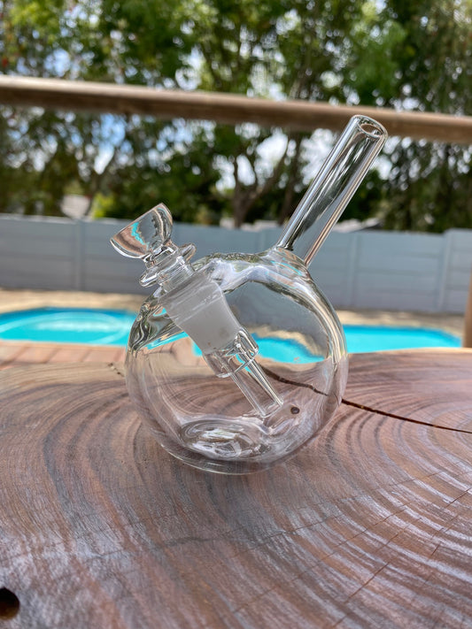 Small spherical bubbler bong